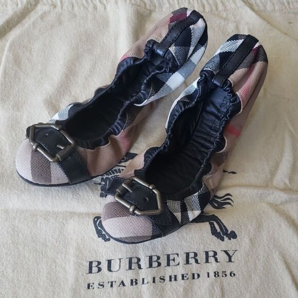 Burberry Black Brown Novacheck Leather Trim Preppy Buckle Ballet Flats Size 39.5 - Picture 1 of 9